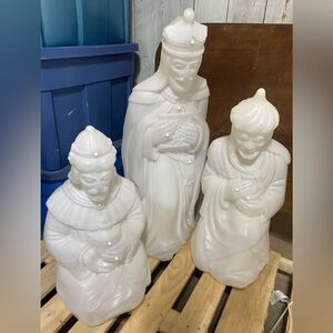 Vintage white/pearl General Foam Plastics blow mold 3 Wisemen for Nativity scene
